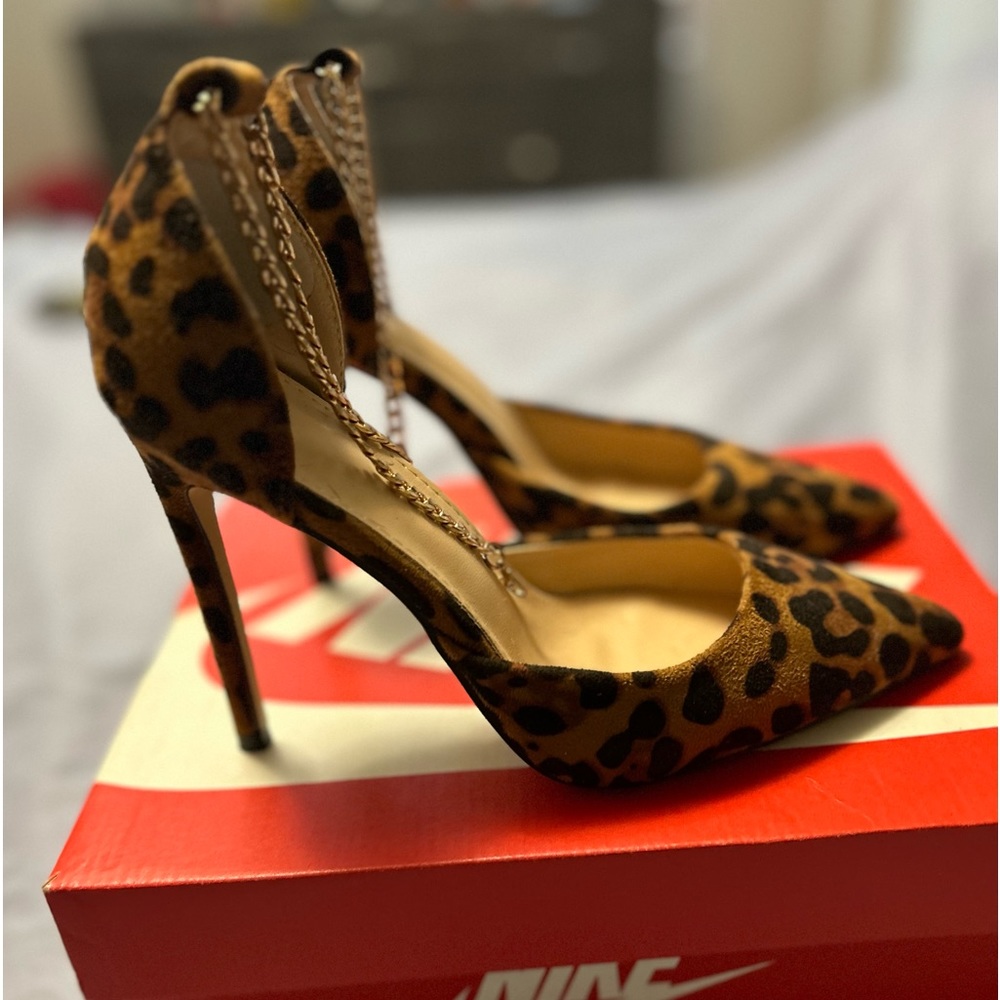 SHEIN, leopard printed size 6